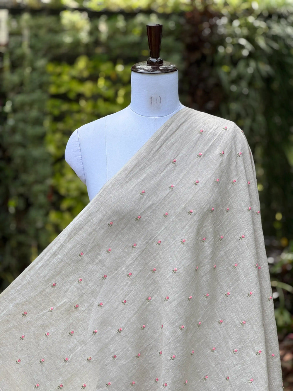 Embroidered  40 Lee Gauze Linen Fabric