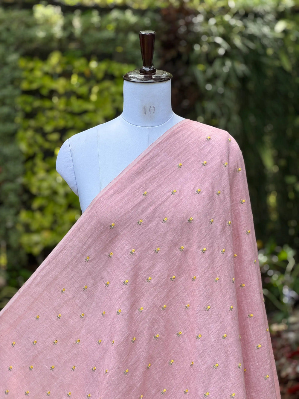 Embroidered  40 Lee Gauze Linen Fabric