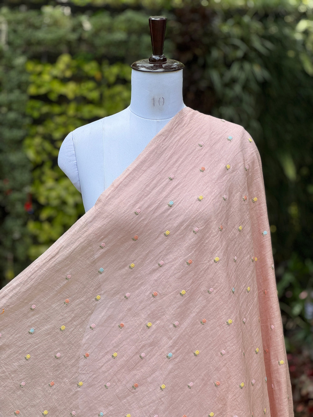 Embroidered  40 Lee Gauze Linen Fabric
