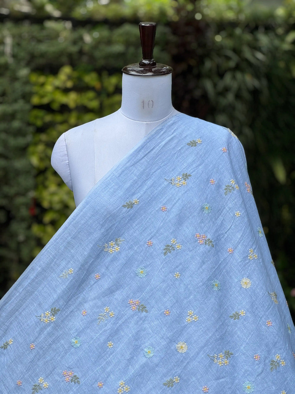 Embroidered  40 Lee Gauze Linen Fabric
