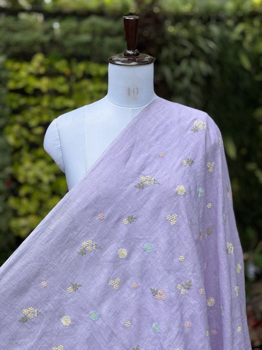 Embroidered  40 Lee Gauze Linen Fabric