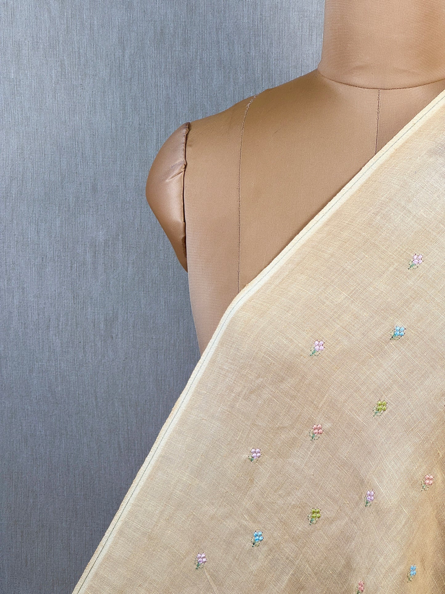 Embroidered  60 Lee Gauze Linen Fabric