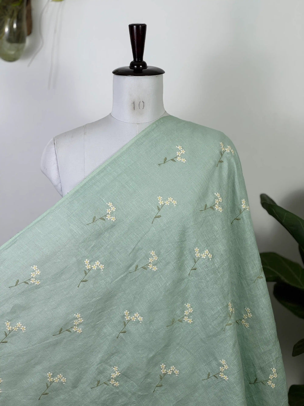 Embroidered  40 Lee Gauze Linen Fabric
