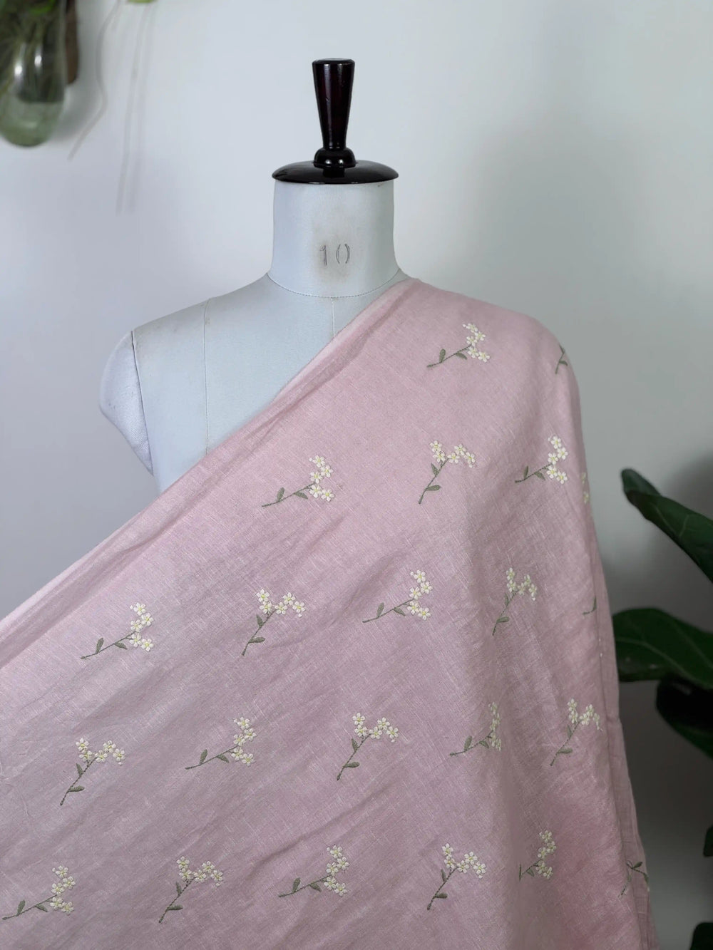 Embroidered  40 Lee Gauze Linen Fabric