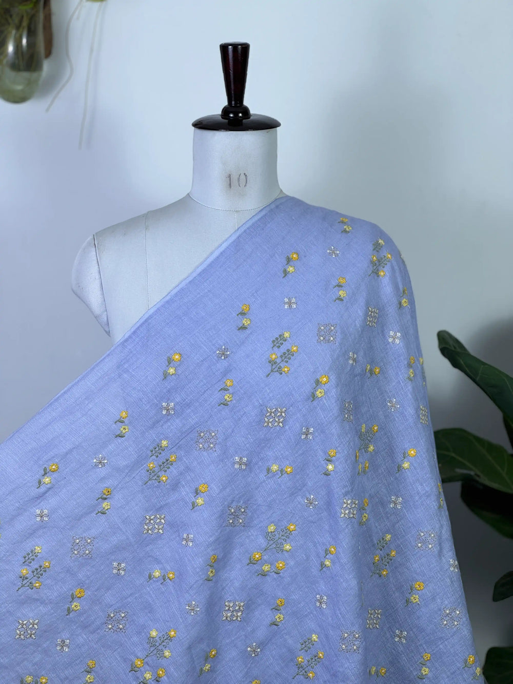 Embroidered  40 Lee Gauze Linen Fabric